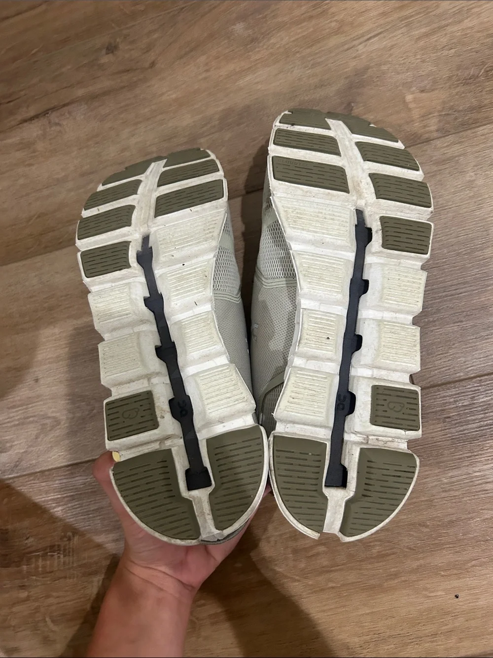 On Running Cloud Men’s Running Shoes in Sage and White